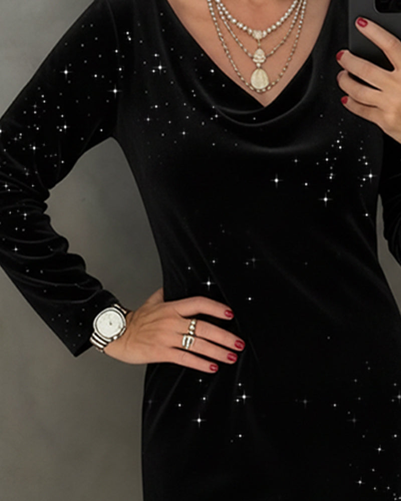 Kleid mit feinem Schimmer und gerader Silhouette