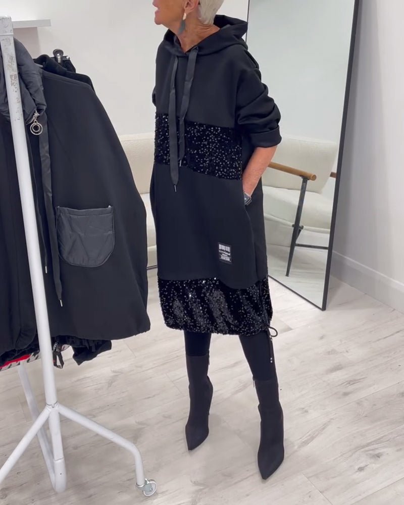 Kleid mit Kapuze und modischem Patchwork