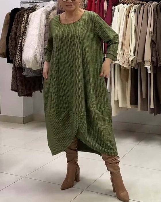 Kleid mit Rundhalsausschnitt in Übergröße und weiter Passform