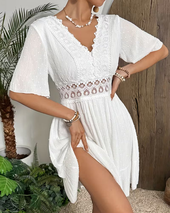 Kleid V-Ausschnitt Spitzenbesatz Taille A-Linie