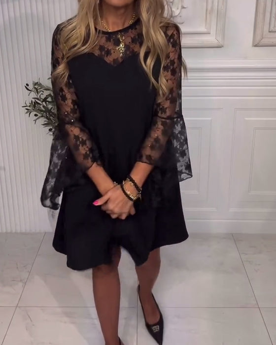 Uni-Kleid mit Glockenärmeln und Patchwork-Details