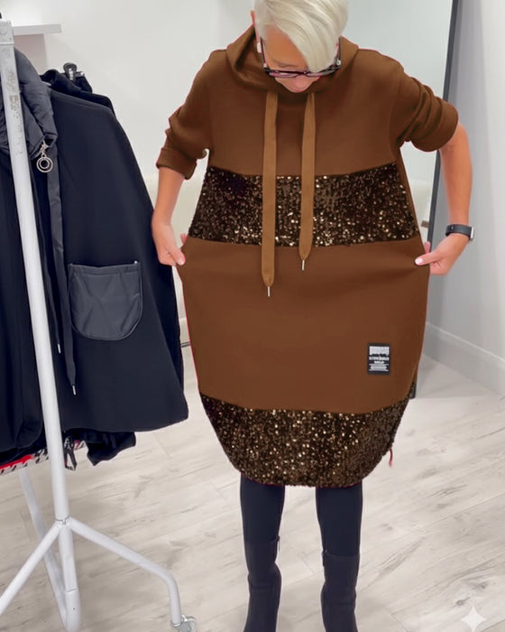 Kleid mit Kapuze und modischem Patchwork