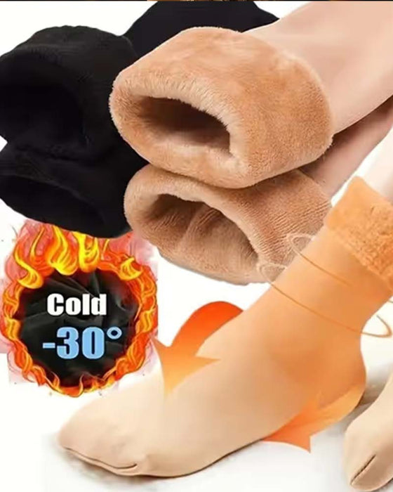 Weiche plüsch-bodensocken für den winter