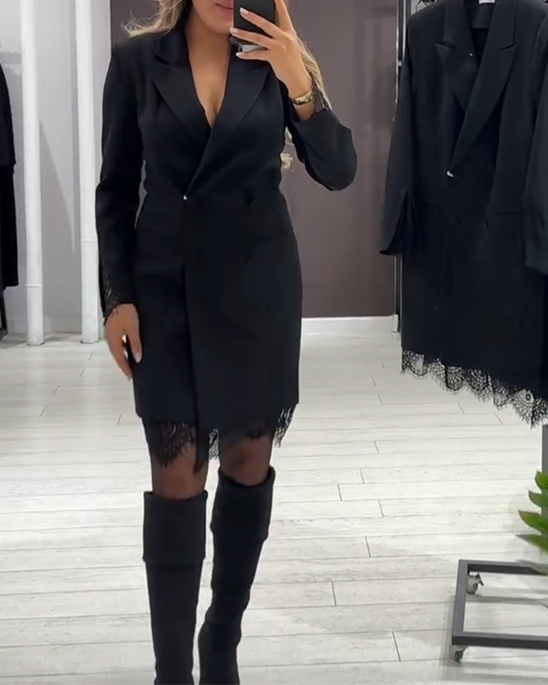 Kleid mit V-Ausschnitt und Einsätzen für die Arbeit