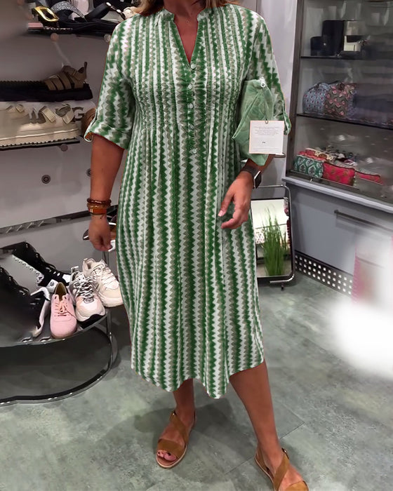 Kleid mit Wellenmuster