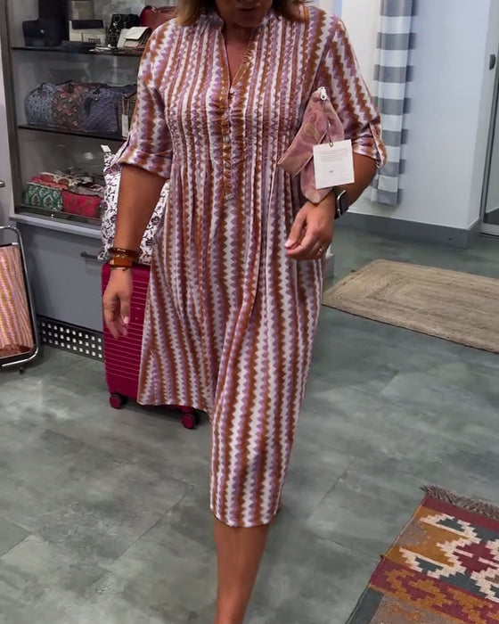 Kleid mit Wellenmuster