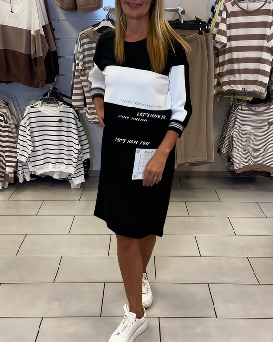 Kleid Mit Kontrastfarbigen Paneelen