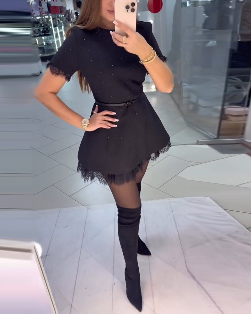 Funkelndes Spitzenkleid mit kurzen Ärmeln und A-Linie