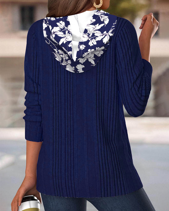 Kapuzenpullover mit Patchwork- und Blumenmuster