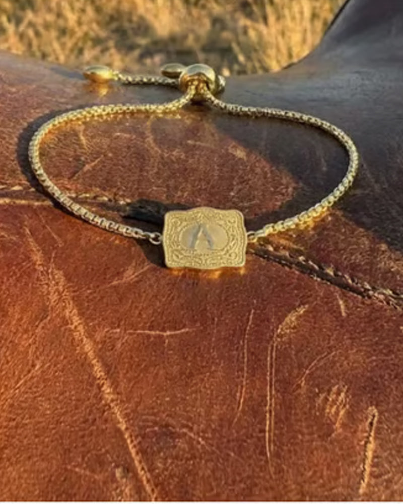 Armband Geprägter Buchstabe