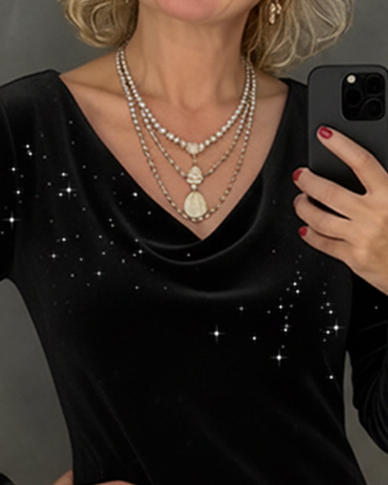 Kleid mit feinem Schimmer und gerader Silhouette