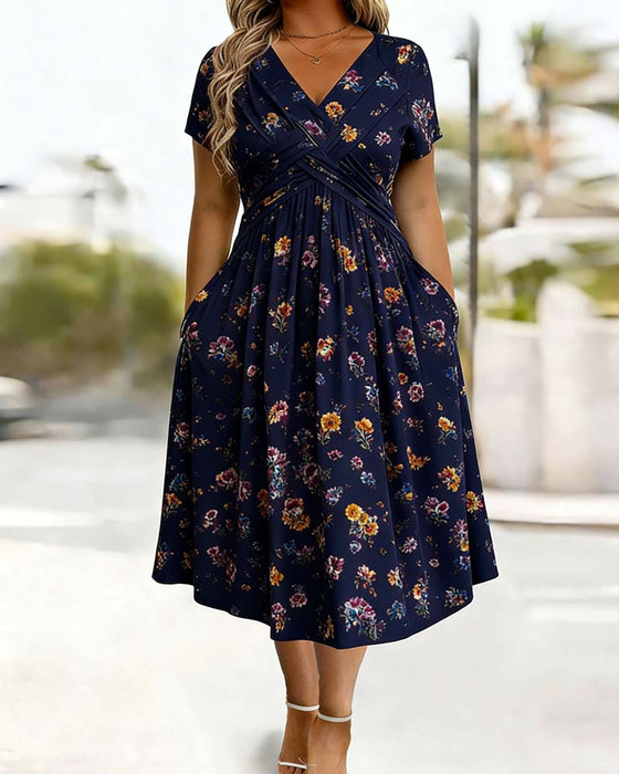 Kleid Blumig Twist Kurzer Ärmel