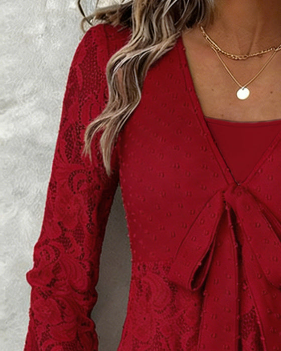 Unifarbene Bluse mit Glockenärmeln und V-Ausschnitt