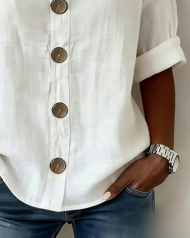 Lockere Bluse Mit Kurzen Ärmeln Und Großen Knöpfen