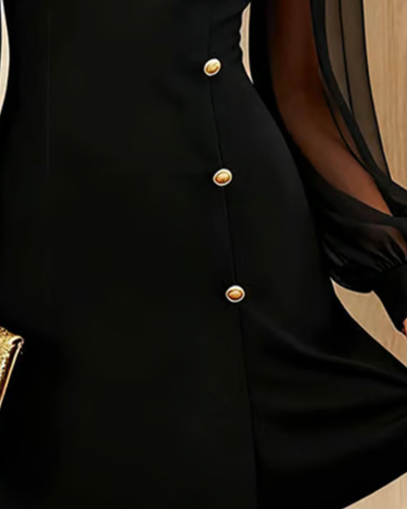 Elegantes Kleid mit Metallschließe und Einsätzen