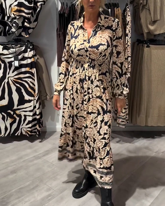 Modisches Kleid Mit Kragen Und Print