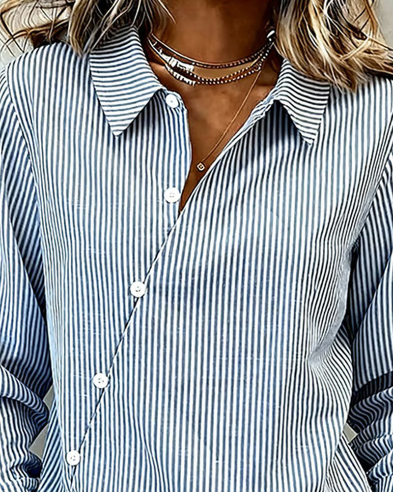 Bluse ein asymmetrisch geknöpft gestreift