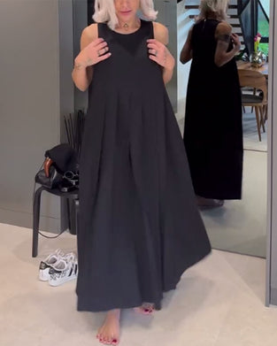 Elegantes tankkleid mit einfarbigem schnitt und falten