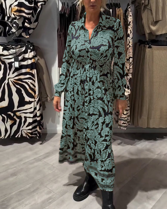 Modisches Kleid Mit Kragen Und Print