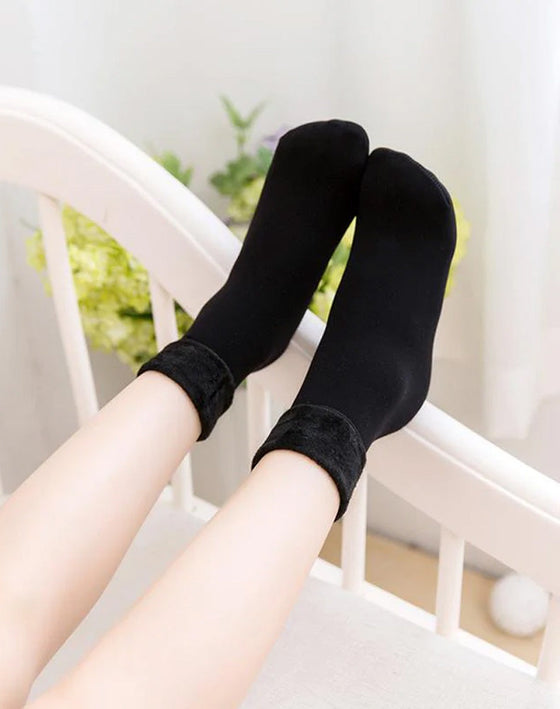 Weiche plüsch-bodensocken für den winter