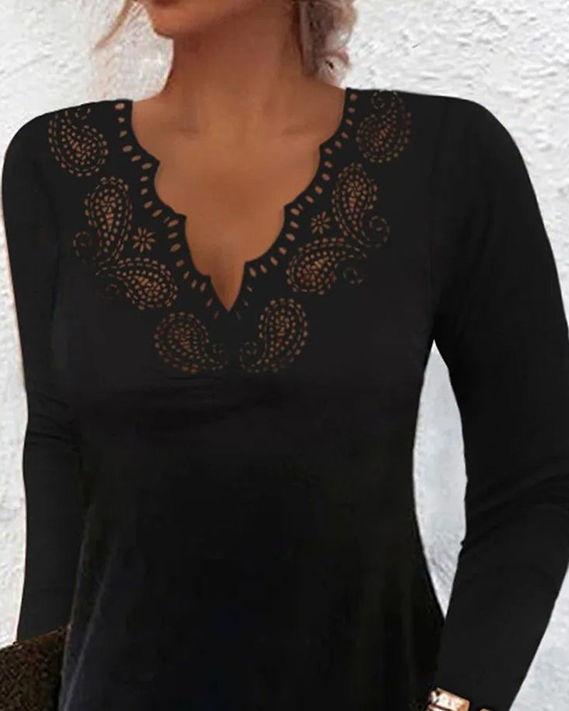 Schlankmachendes langärmliges Häkelkleid