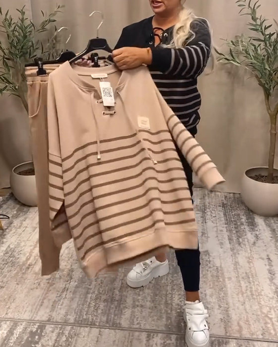zweiteiliges Set mit lässiger gestreifter Sporthose bis zum Knöchel