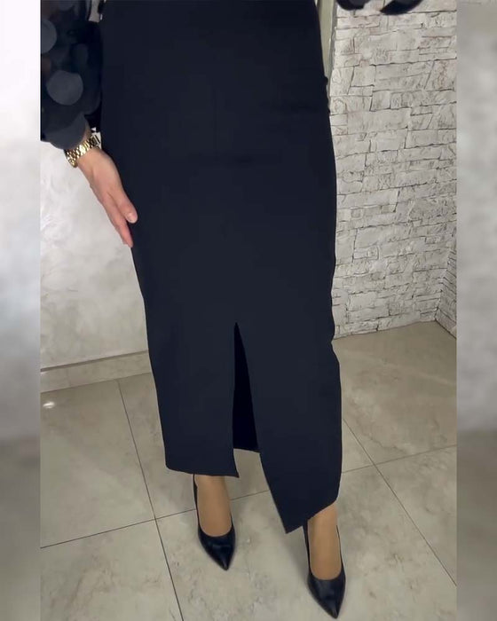 Figurbetontes Kleid im französischen Stil mit Puffärmeln