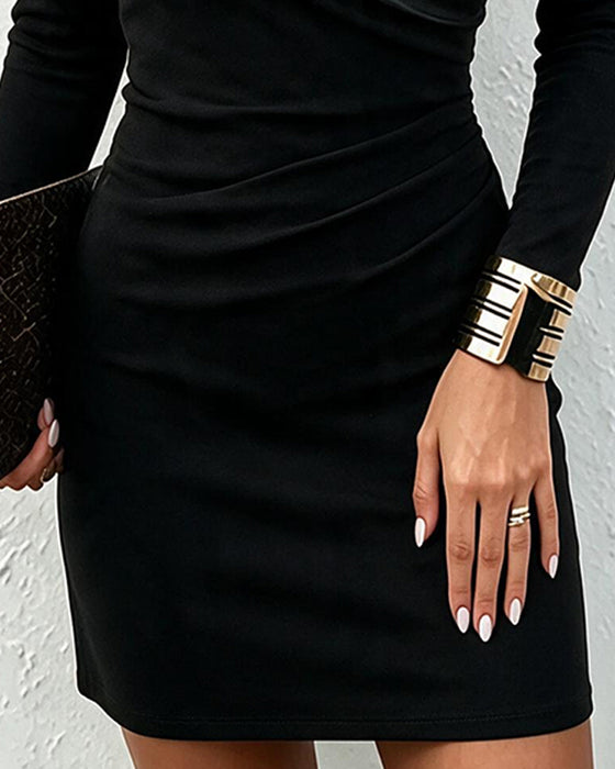 Kleid V-Ausschnitt Paneliert Plissiert Slim