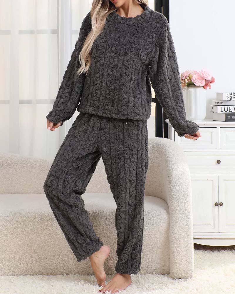 Ein einfarbiger Homewear-Pyjama