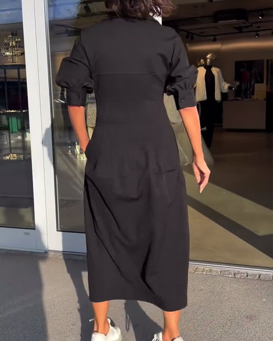 Einfarbiges freizeitkleid mit revers