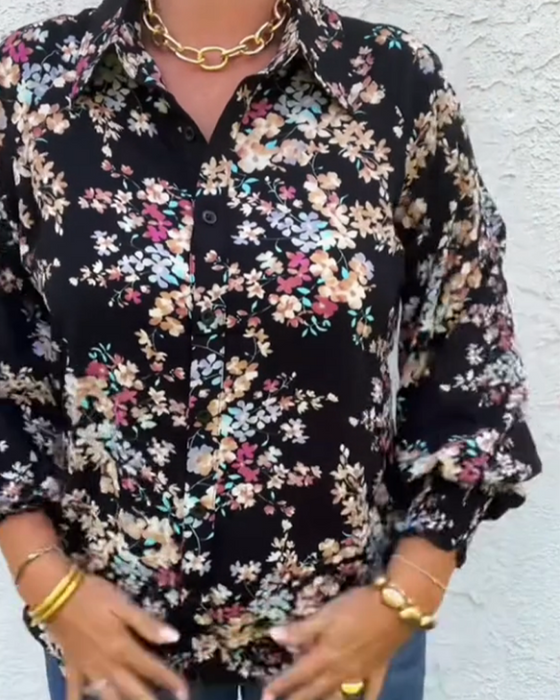 Bluse Mit Retro Knopf Details Und Kleine Florale Drucke