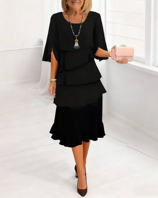 Kleid stylisch runder Ausschnitt etagen