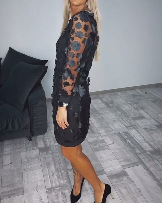 Kleid mit Patchwork-Details und 3D-Blumen