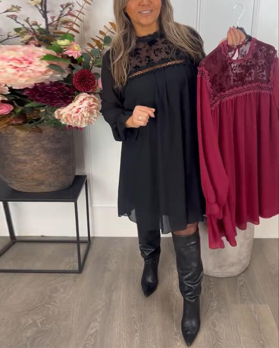 Kleid Mit Spitzenausschnitt Detail, Puffärmel-Design Und Eleganter Aura