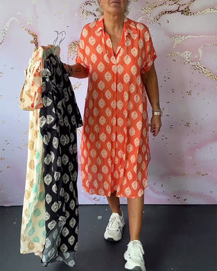 Lockeres kleid mit kurzen ärmeln und revers
