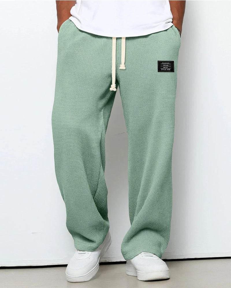 Bequeme weite Herrenhose mit verstellbarem Bund