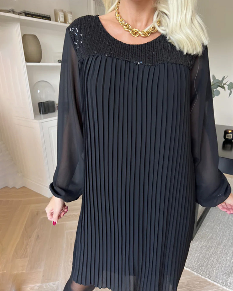 Kleid mit Falten und Rundhalsausschnitt