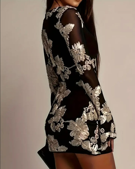 Modisches gehäkeltes gerades Kleid