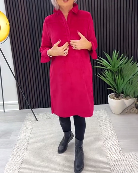 Unifarbenes langärmeliges Kleid mit Revers