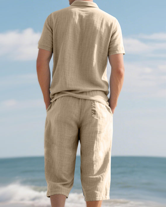 Lässiges Herren-Set Aus Poloshirt Und Verkürzten Hosen