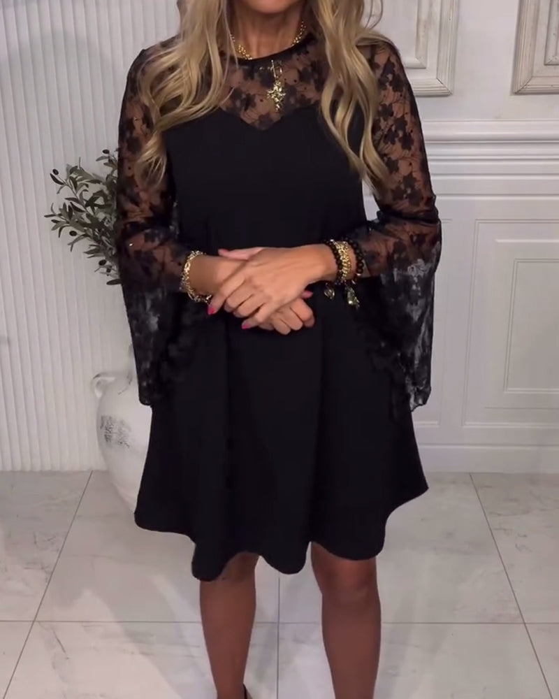 Uni-Kleid mit Glockenärmeln und Patchwork-Details