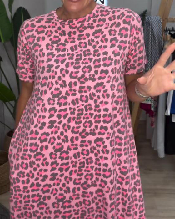 Kleid Kurzärmelig Rundhals Leopardenmuster