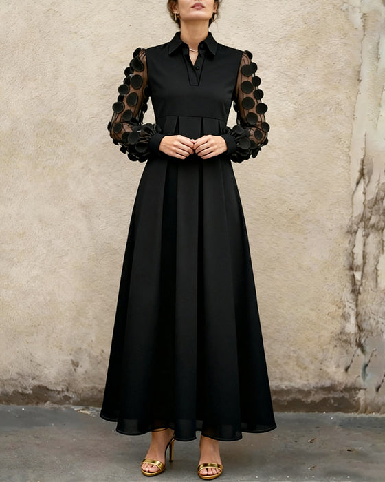 Elegantes modisches Kleid mit V-Ausschnitt