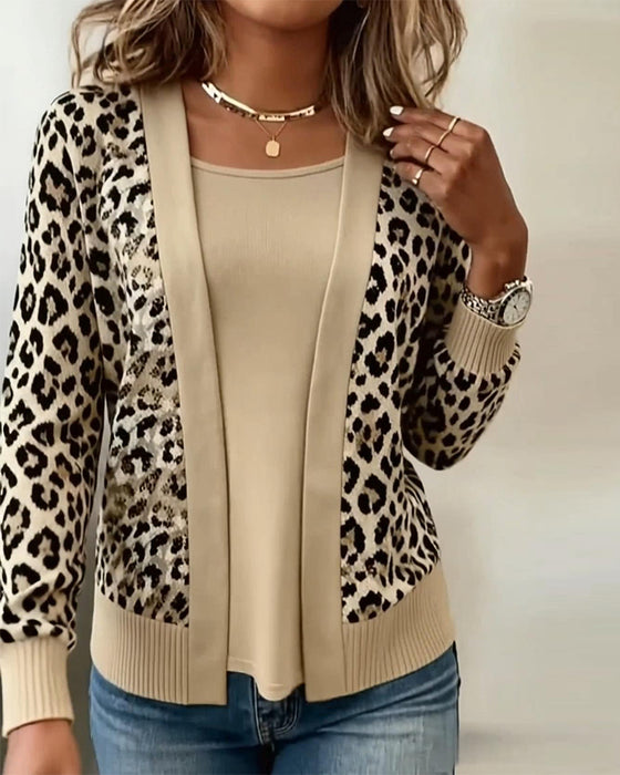 Top mit Fake-Zweiteiler-Optik und Leopardenprint