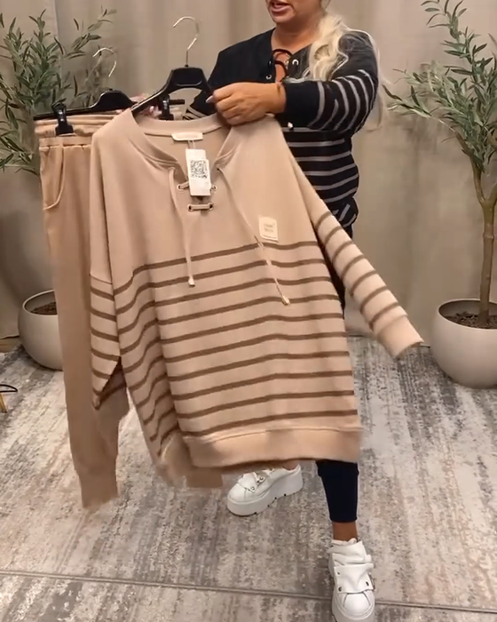 zweiteiliges Set mit lässiger gestreifter Sporthose bis zum Knöchel