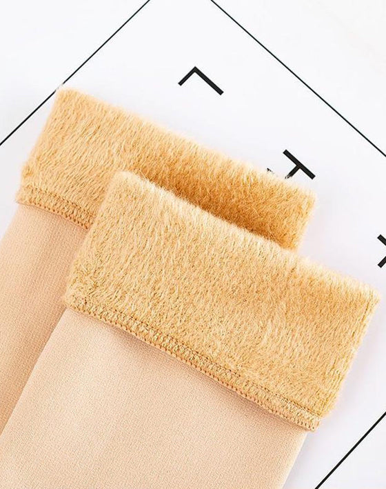 Weiche plüsch-bodensocken für den winter