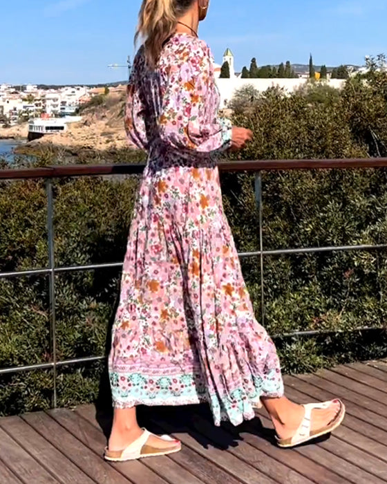 Kleid mit Blumendruck und V-Ausschnitt