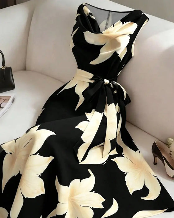Kleid Mock Neck Ärmellos Blumig