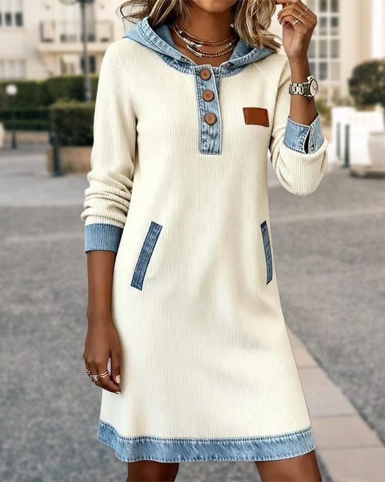 Kleid Mit Kapuze, Knopfdetaillier Und Jeans-Panel-Design