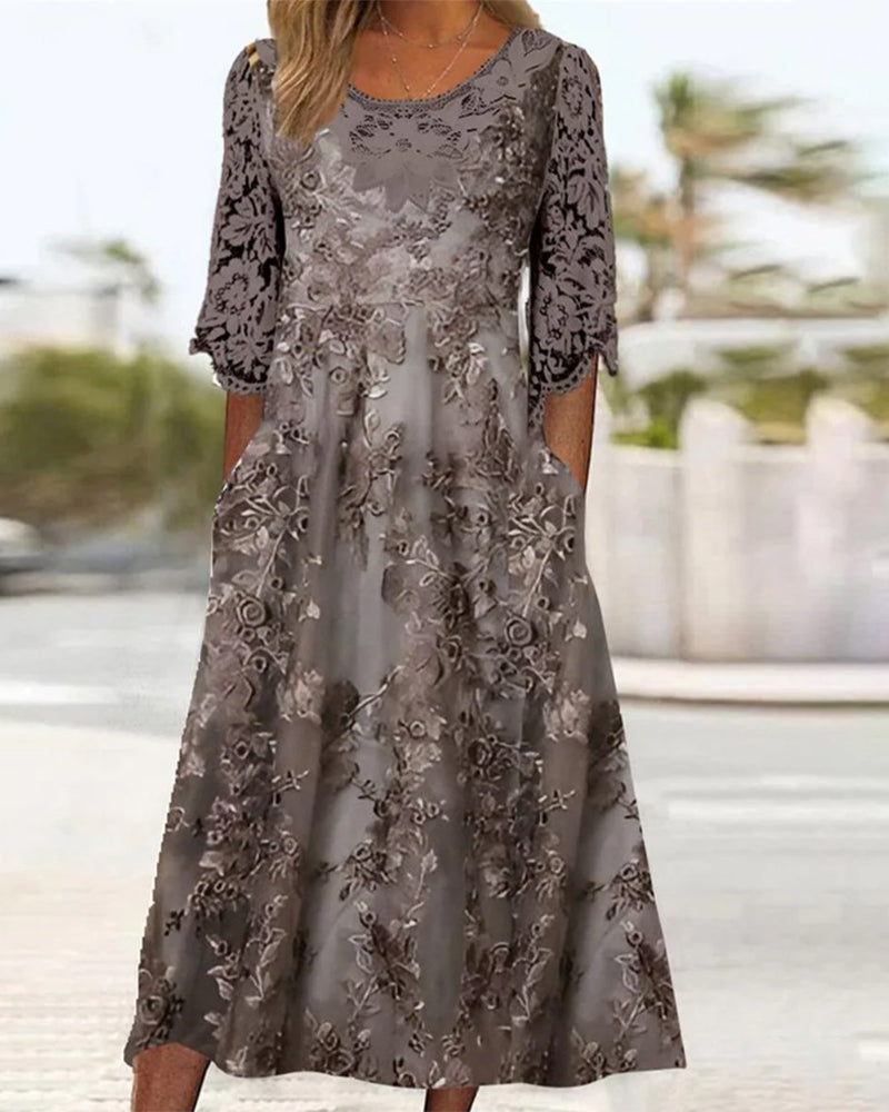 Kleid mit Rundhalsausschnitt und Dreiviertelärmeln